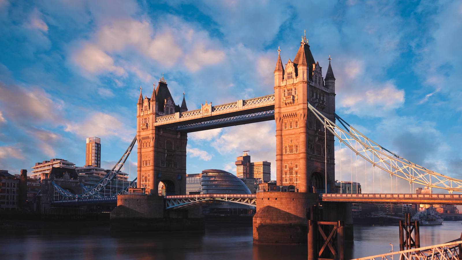 Tower Bridge over the Thames in London